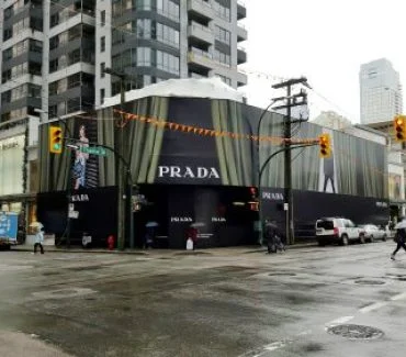 prada-hoarding